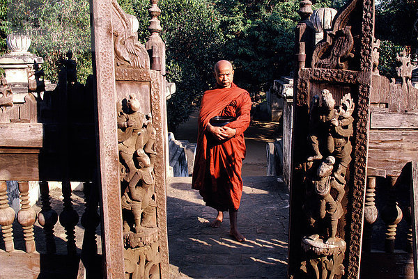 Myanmar (Burma)  Mandalay  buddhistischer Mönch