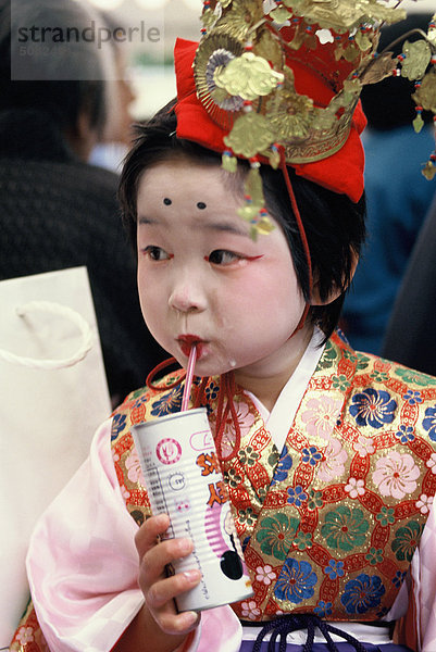Kind im Kostüm  Japan