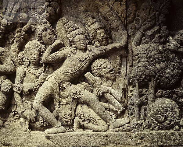 Stone carving  darstellt Rama schießen die Geliebte  Lara Jongrang Tempel  Prambanan  Yogjiakarta  Java  Indonesien
