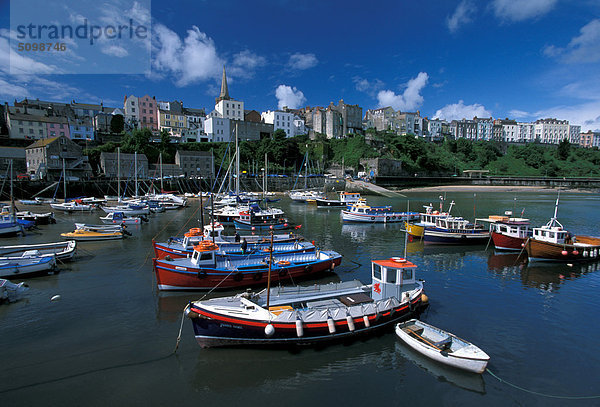 UK  Wales  Tenby und den Hafen