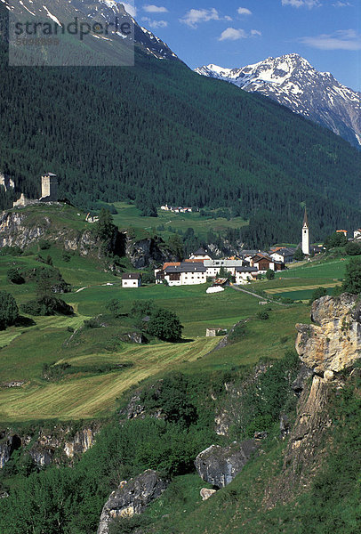 Schweiz. Engadina  Ardez Dorf
