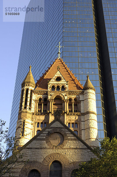 USA Massachusetts  Boston  Dreifaltigkeitskirche und J.Hancock Turm