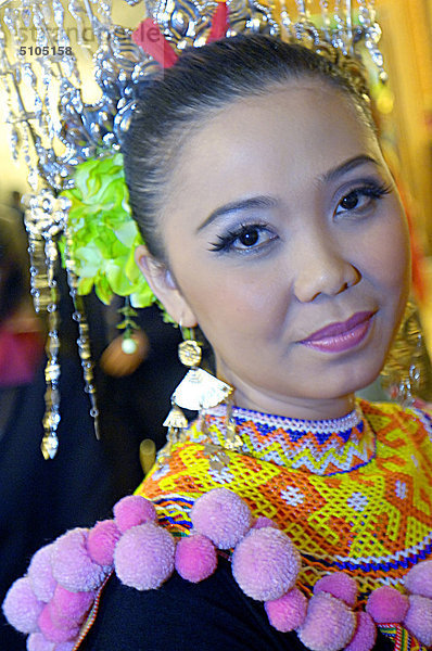 Asien  Malaysia  Frau Portrait im Trachten