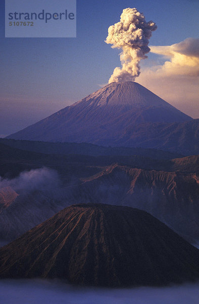 Indonesien  Java. Mount Bromo Vulkan