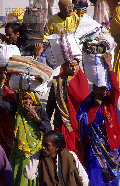 Indien  Uttar Pradesh  Allahabad (Prayag)  Pilger auf Kumbh Mela Heiligen Festival