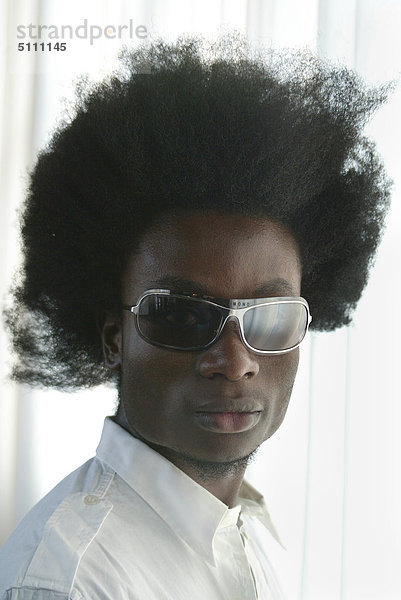 Afro-American Mann mit Sonnenbrille