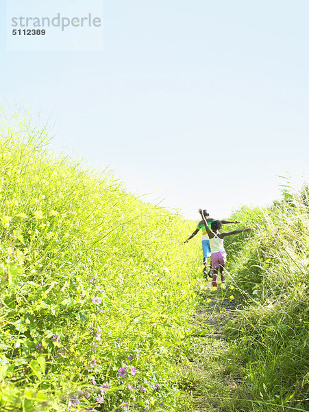 Blume  Feld  spielen