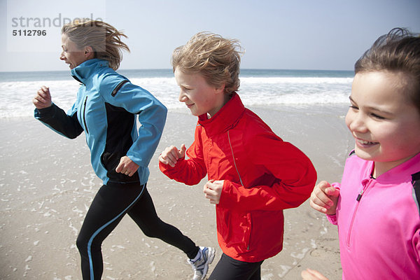 Familienlauf am Strand