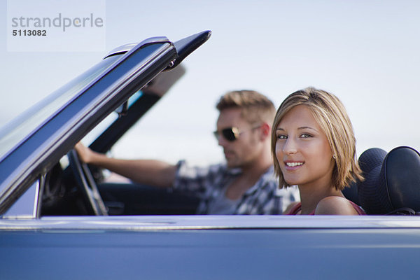 Frau  Cabrio  fahren