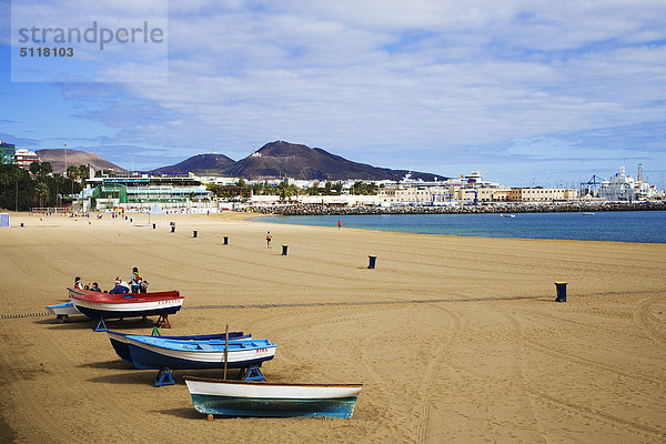 Spanien  Kanarische Inseln  Grand Canary  Las Palmas  Playa de Las Alcaravaneras  Strand.