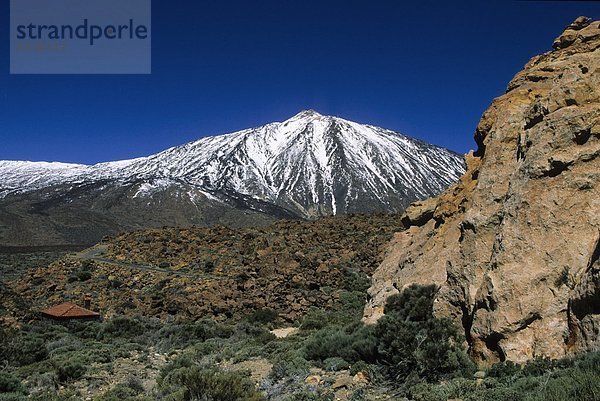 Spanien  Kanarische Inseln  Teide Nationalpark  Vulkangestein und Teide Mount