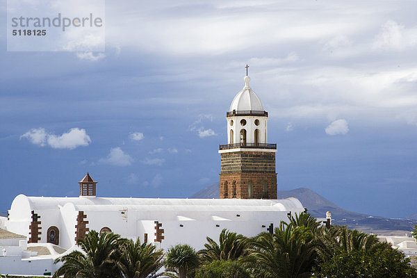 Spanien - Kanarische Inseln  Lanzarote  Teguise Dorfkirche  Plaza De La Constitucion  Nuestra Señora de Guadalupe