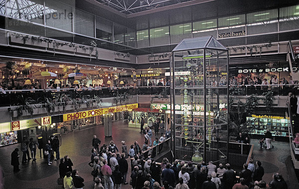 Deutschland  Berlin  Shopping-Center