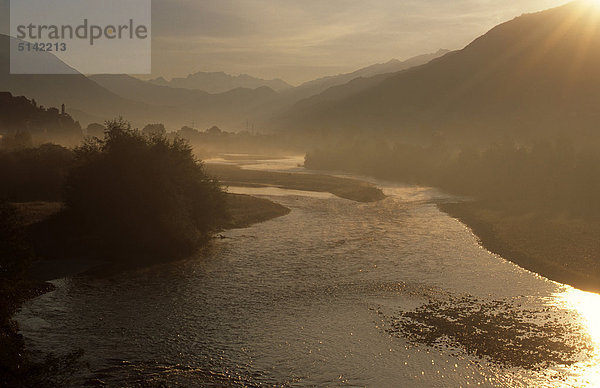 Italien  Lombardei  Aussicht auf den Fluss Adda