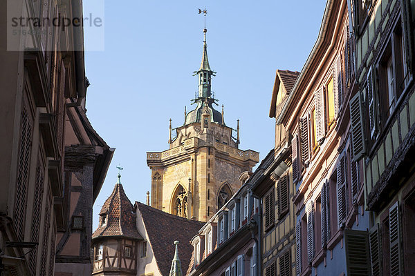 Frankreich  Elsass  Colmar  Blick auf St. Martin Kathedrale und Altstadthäuser