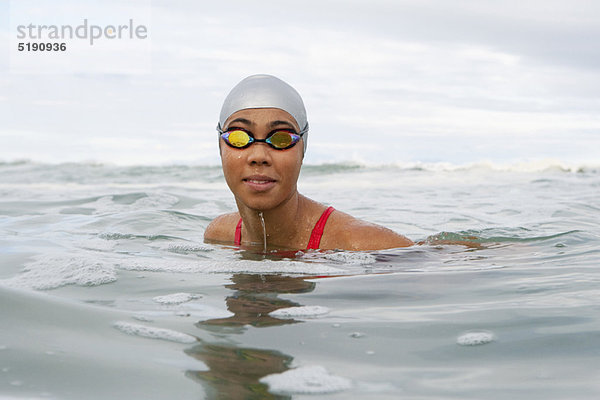 Wasser  Schutzbrille  Kleidung  Schwimmer