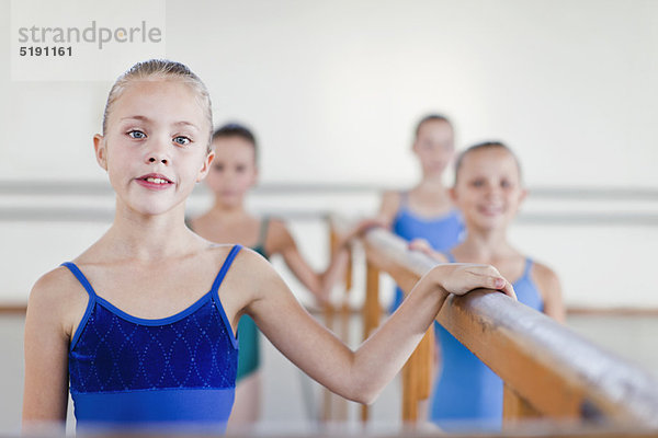 Ballettstange  Stange  stehend  Tänzer  Ballett