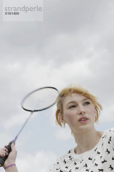 Außenaufnahme  Mädchen  Badminton  freie Natur  spielen