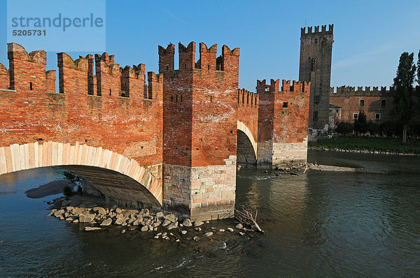 Italien  Region Venetien Verona  die Scaligero-Brücke