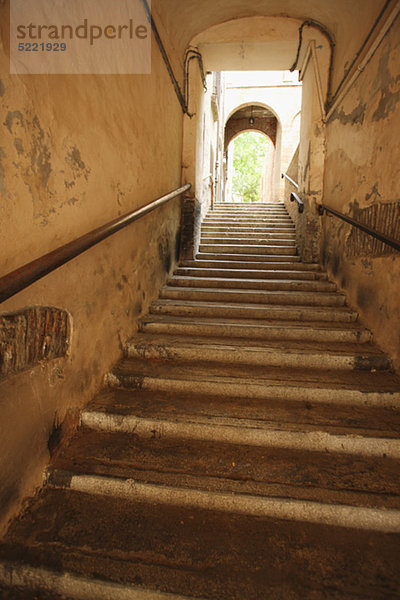 Treppe eines alten Gebäudes