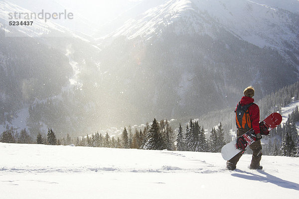 Snowboarder