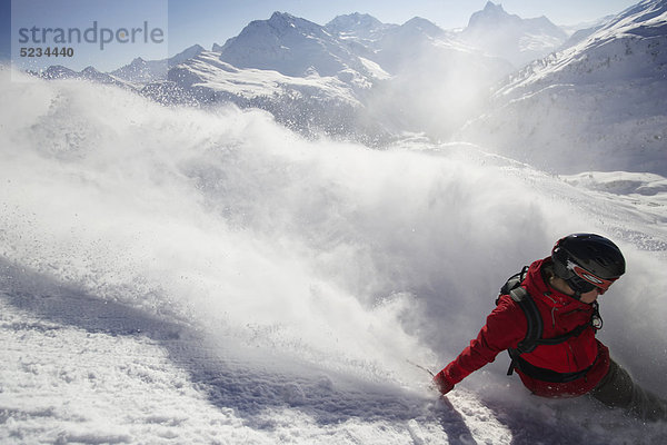 Snowboarder