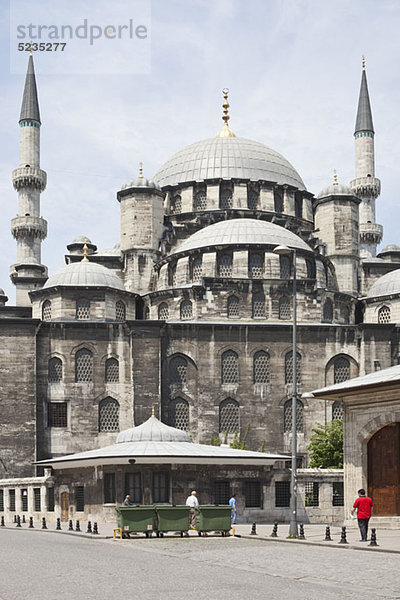 Die Neue Moschee  oder Yeni Cami Moschee  in Istanbul  Türkei