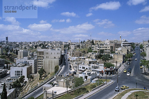 Mittlerer Osten  Jordanien  Amman  erhöhte Ansicht des Stadtbildes