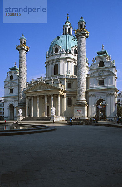 Österreich  Wien  Ansicht der Fassade der St. Charles Borromeo Kirche (oder Karlskirche)