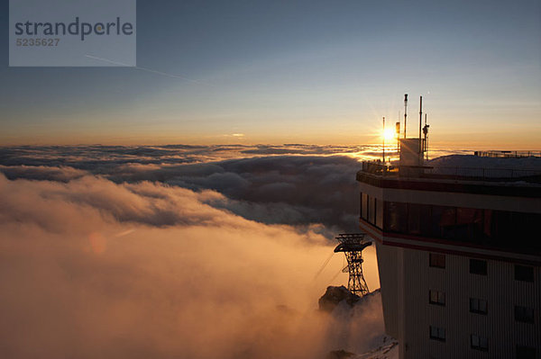 Ein Kommunikationsturm auf der Zugspitze  Garmisch-Partenkirchen  Deutschland