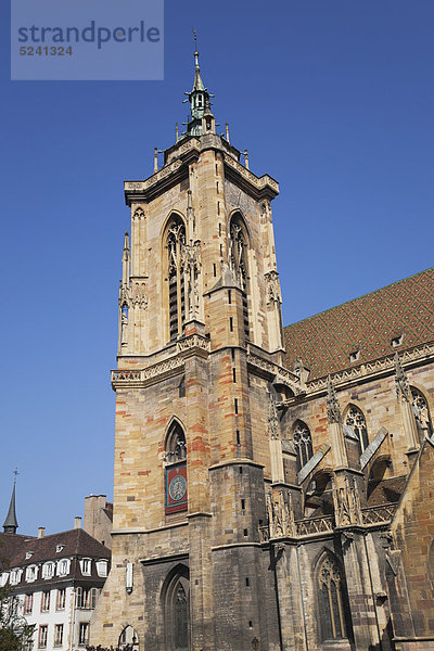 Frankreich  Elsass  Colmar  Haut-Rhin  Elsässische Weinstraße  Blick auf St. Martin Kirche