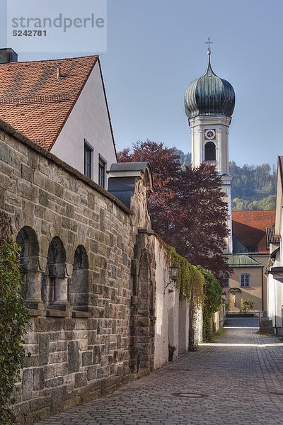 Deutschland  Bayern  Schwaben  Allgäu  Oberallg_§u  Immenstadt  Blick auf die Nikolauskirche
