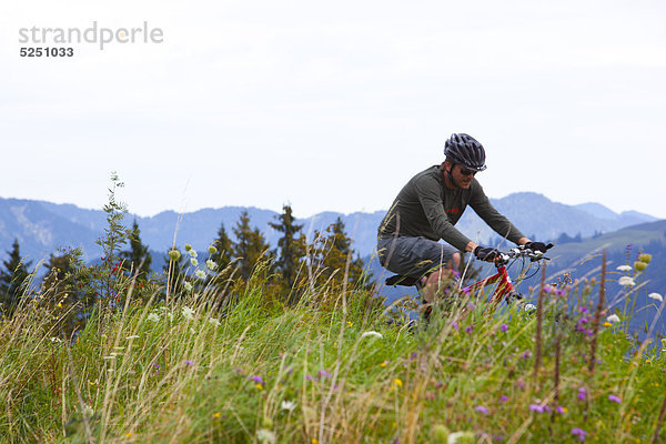 Mountainbiker  St. Johann  Tirol  Österreich