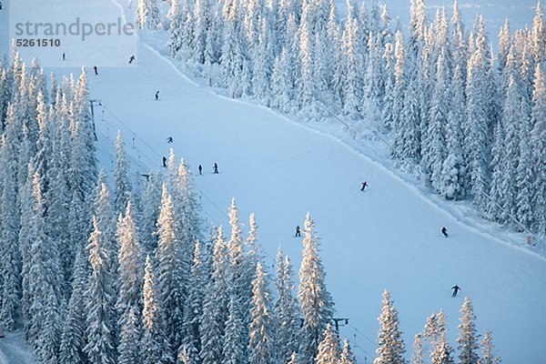 Skifahrer auf Skipiste