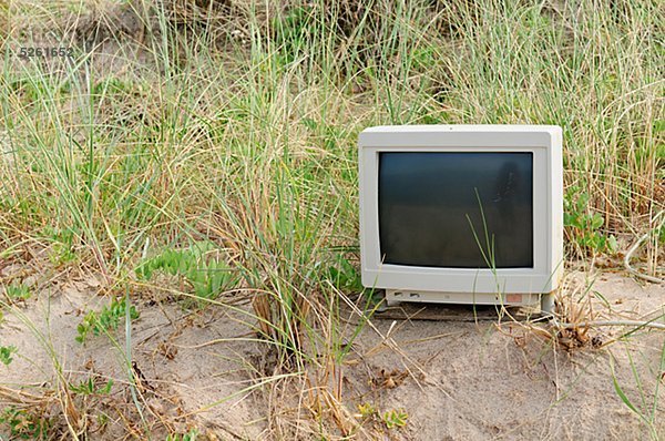 Verlassene Computerbildschirm am Strand