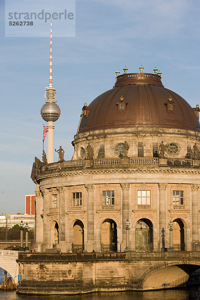 Bode-Museum und der Fernsehturm  Berlin  Deutschland