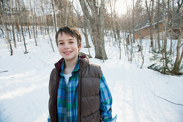 Junge im Schnee  Porträt