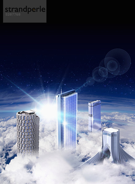 Moderne Wolkenkratzer erheben sich über die Wolken