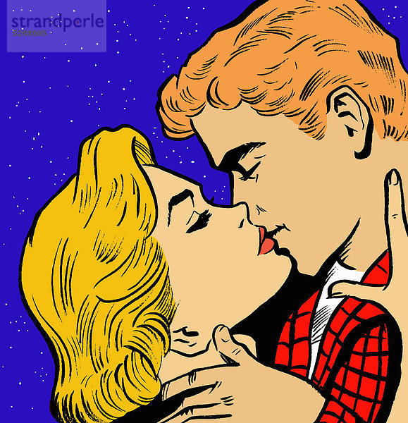 Paar küsst sich unter dem Nachthimmel