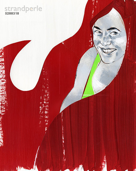 Lächelnde Frau mit langen roten Haaren