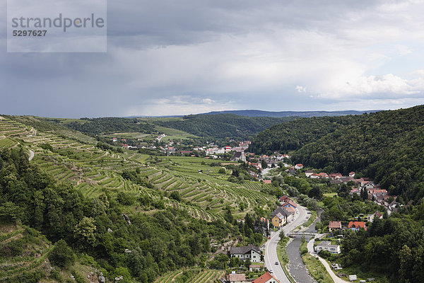 Blick von Burg Senftenberg nach Imbach  Kremstal  Wachau  Niederˆsterreich  ÷sterreich  Europa