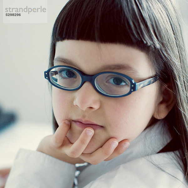 Mädchen mit Brille  Portrait