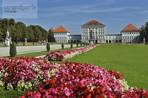 Schloss Nymphenburg im Nymphenburger Park  München  Bayern  Deutschland  Europa