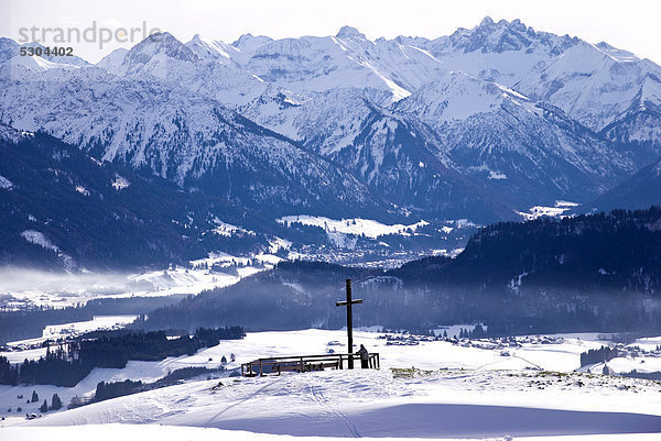 Blick auf Oberstdorf im Winter  Allgäuer Alpen  Oberallgäu  Allgäu  Bayern  Deutschland  Europa