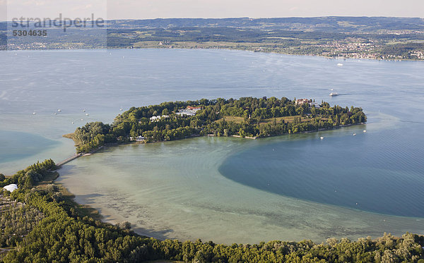 Luftaufnahme  Blumeninsel Mainau im Bodensee mit Blickrichtung Unter-Uhldingen  Landkreis Konstanz  Baden-Württemberg  Deutschland  Europa
