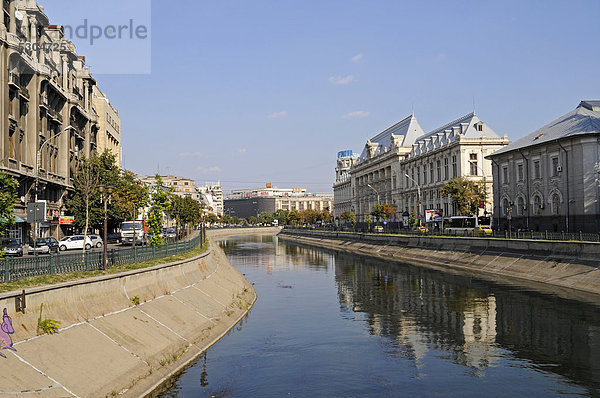 Fluss Dambovita  Piata Natiunile Unite  Platz  Bukarest  Rumänien  Osteuropa  ÖffentlicherGrund
