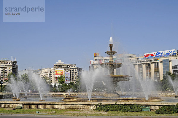 Brunnen  Einkaufszentrum  Piata Unirii Platz  Bukarest  Rumänien  Osteuropa  ÖffentlicherGrund