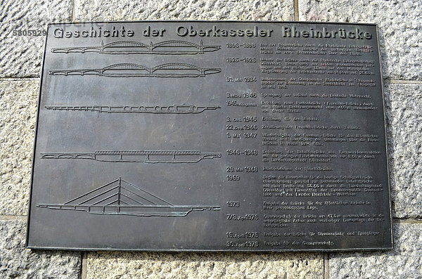 Informationstafel über die Historie der Oberkasseler Brücke  Düsseldorf  Nordrhein-Westfalen  Deutschland  Europa
