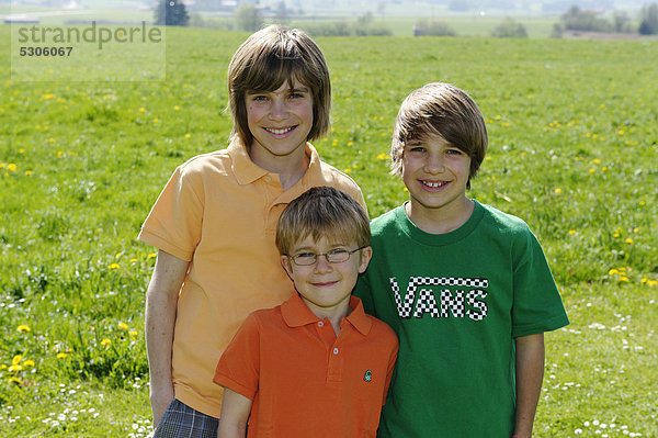 Drei Jungen  Brüder  Geschwister