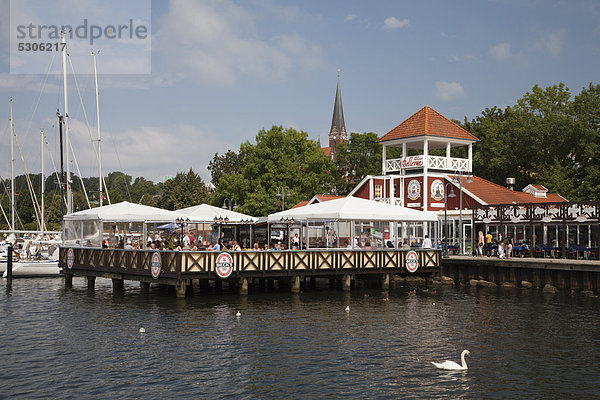 Cafe und Restaurant Bellevue  Hafen  Flensburg  Flensburger Förde  Schleswig-Holstein  Deutschland  Europa  ÖffentlicherGrund